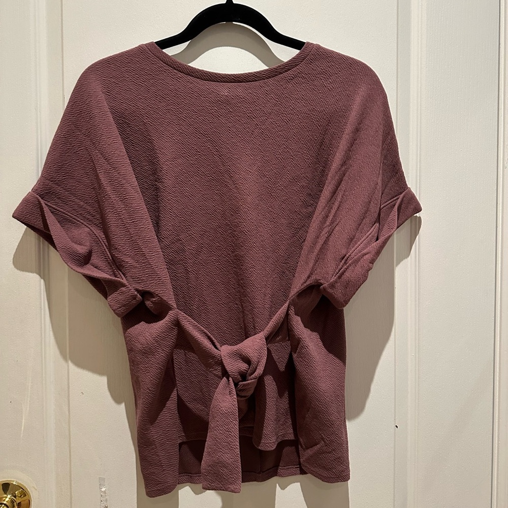 Express top with front tie detail